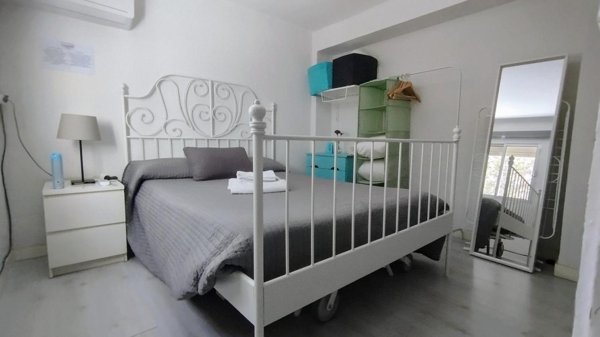 Apartamento 1 Dormitorio Y Salon Con Sofa Cama Bien Comunicado Con El Centro Севилья Экстерьер фото